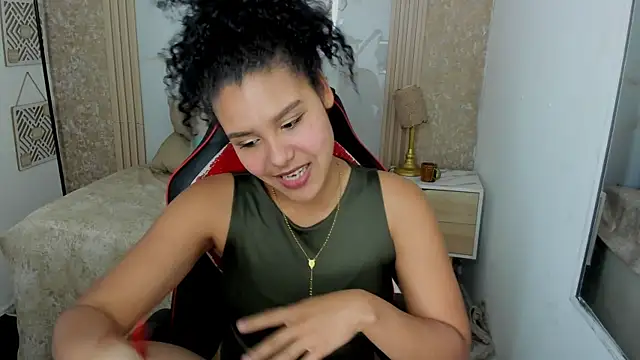 Snapshot of AriaVega chatting on May 26, 2:24 pm AriaVega online show from May 26, 2:24 pm