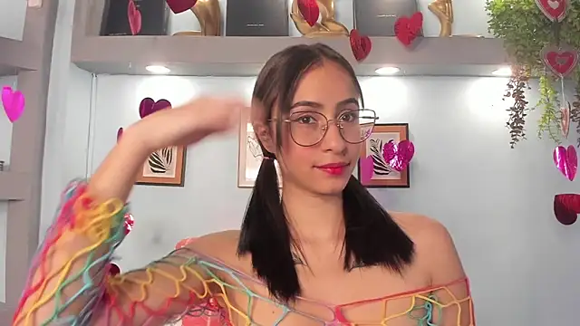 Alana Martinez  online show from February 10, 12:42 pm