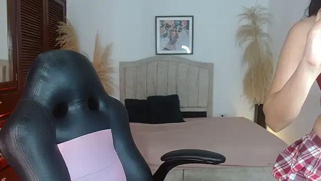 annyrusso online show from February 23, 8:28 pm