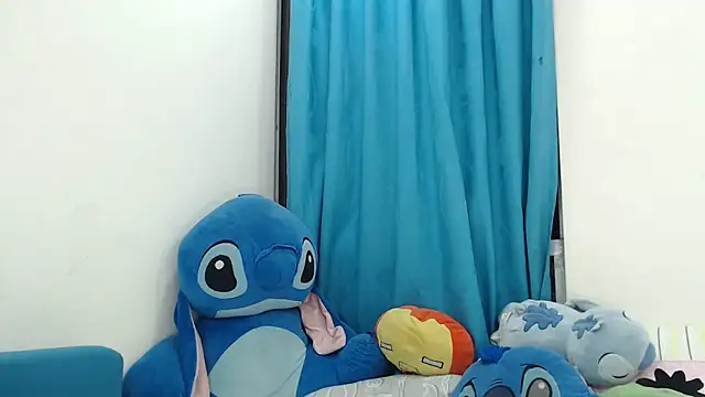 Snapshot of caramel_doll__ chatting on May 27, 1:57 am caramel doll online show from May 27, 1:57 am
