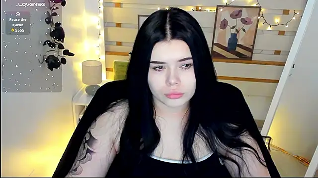 Mona Esty online show from February 7, 7:39 pm