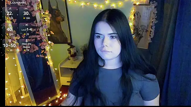 Mona Esty online show from February 17, 9:10 pm