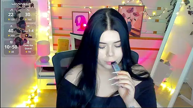 Mona Esty online show from February 18, 8:27 pm