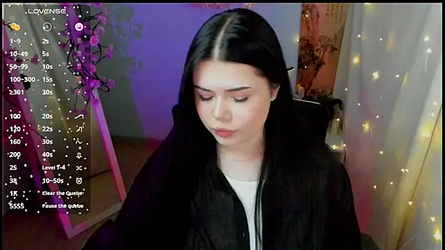 Snapshot of Mona_Esty chatting on May 5, 12:24 pm Mona Esty online show from May 5, 12:24 pm