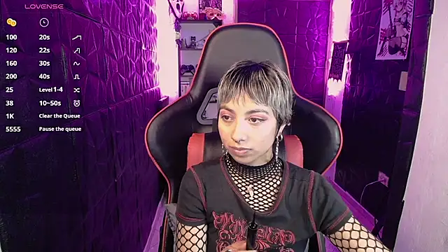 lunarichy22 online show from March 4, 7:53 pm