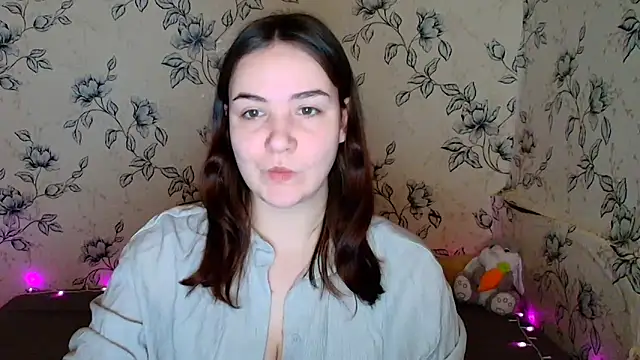 Snapshot of OliviaMontgommery chatting on March 24, 12:43 pm OliviaMontgommery online show from March 24, 12:43 pm