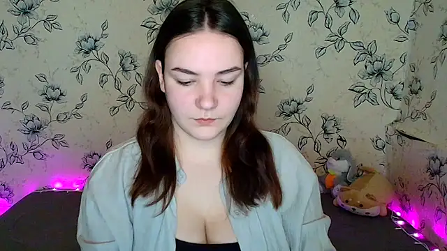 Snapshot of OliviaMontgommery chatting on April 14, 9:59 am OliviaMontgommery online show from April 14, 9:59 am