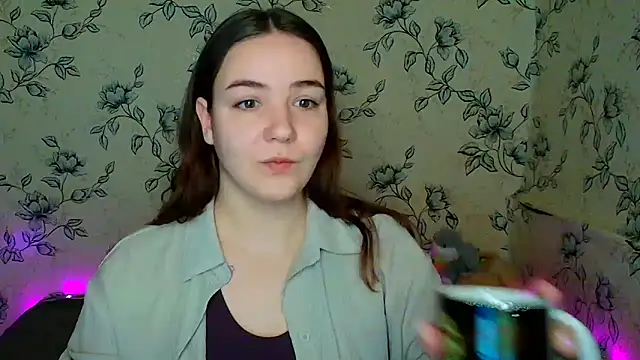 Snapshot of OliviaMontgommery chatting on April 22, 1:01 pm OliviaMontgommery online show from April 22, 1:01 pm