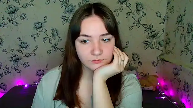 Snapshot of OliviaMontgommery chatting on April 26, 5:16 am OliviaMontgommery online show from April 26, 5:16 am