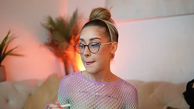 AileenKiss online show from November 22, 8:19 pm