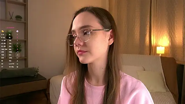 SweetSaraPie online show from April 10, 6:12 pm