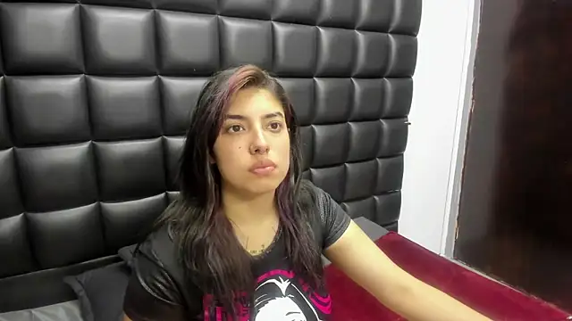 Snapshot of Violetta_Swett_ chatting on February 9, 11:14 am Violetta Swett online show from February 9, 11:14 am