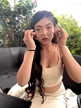 Snapshot of KyliePink_ chatting on October 10, 5:45 pm KyliePink  online show from October 10, 5:45 pm