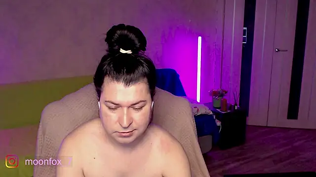 micromouse mo online show from March 4, 1:33 am