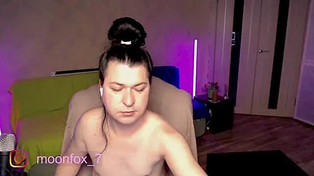 micromouse mo online show from April 13, 9:20 pm