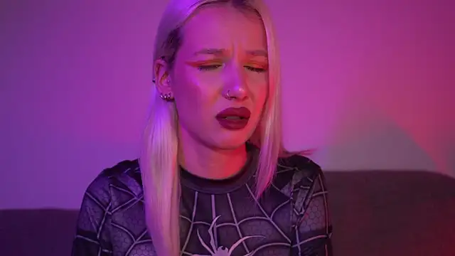 RanyThomson online show from March 31, 2:17 pm