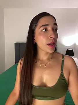 Snapshot of SabrinaEvanss_ chatting on May 15, 6:48 pm SabrinaEvanss online show from May 15, 6:48 pm