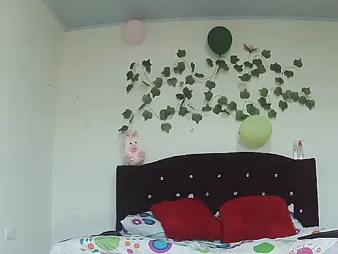 Snapshot of venus_kiss chatting on October 6, 1:41 pm venus kiss online show from October 6, 1:41 pm