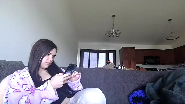 Snapshot of Jynx420friendly chatting on April 7, 7:03 pm Jynx420friendly online show from April 7, 7:03 pm
