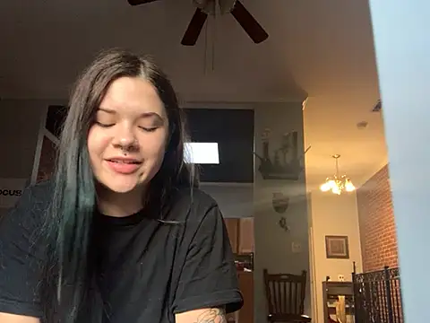 Snapshot of Jynx420friendly chatting on July 12, 12:34 am Jynx420friendly online show from July 12, 12:34 am