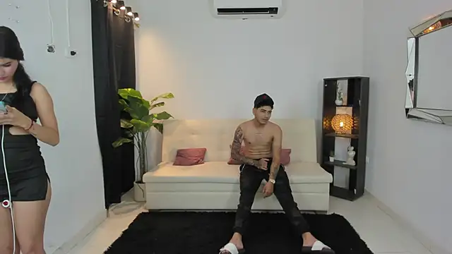 amazinghotgirl online show from February 13, 6:59 pm