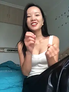 Snapshot of Mile-m chatting on October 17, 2:15 am Mile-m online show from October 17, 2:15 am