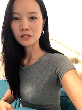 Snapshot of Mile-m chatting on October 20, 4:18 pm Mile-m online show from October 20, 4:18 pm