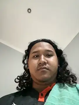 Snapshot of latexidn chatting on December 3, 11:30 am latexidn online show from December 3, 11:30 am