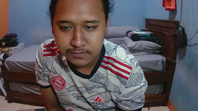 Snapshot of latexidn chatting on February 1, 4:49 pm latexidn online show from February 1, 4:49 pm