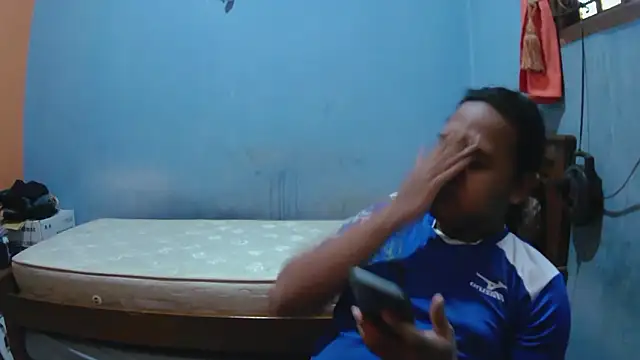 Snapshot of latexidn chatting on February 3, 8:52 am latexidn online show from February 3, 8:52 am