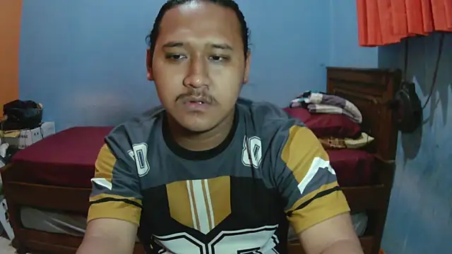 Snapshot of latexidn chatting on February 7, 4:00 pm latexidn online show from February 7, 4:00 pm