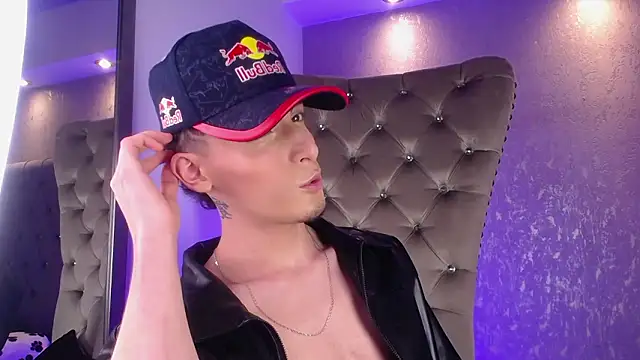 MateoMitchell online show from March 25, 4:51 am