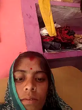 Snapshot of CWEETY-12 chatting on October 8, 9:51 am CWEETY-12 online show from October 8, 9:51 am