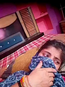 Snapshot of CWEETY-12 chatting on October 16, 5:08 am CWEETY-12 online show from October 16, 5:08 am