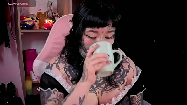 Snapshot of persefoneunderworld666 chatting on October 20, 2:39 pm persefoneunderworld666 online show from October 20, 2:39 pm