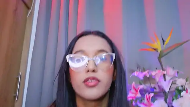 Snapshot of luna_valen chatting on May 30, 3:47 am luna valen online show from May 30, 3:47 am