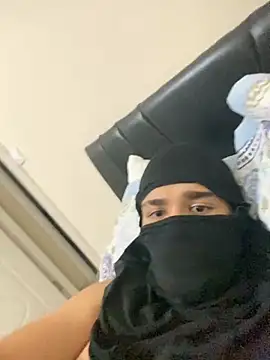 Snapshot of asteo2020 chatting on October 4, 9:35 pm asteo2020 online show from October 4, 9:35 pm