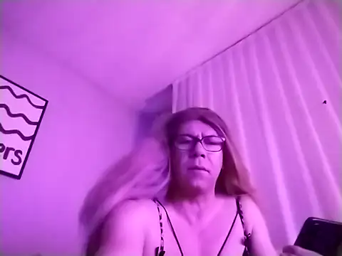 AdvisingRiffle online show from December 14, 12:27 am