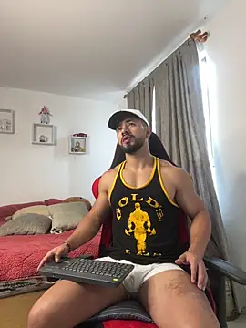 Ezzio Scolaro online show from February 15, 1:31 pm