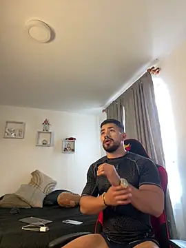 Ezzio Scolaro online show from March 6, 9:11 pm