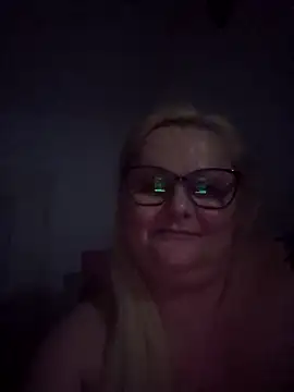 NieMaJazdyBezGwiazdy7883 online show from February 21, 6:20 pm