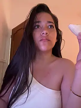 Nhefertary online show from April 3, 3:10 pm