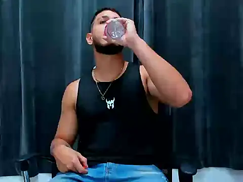 jasonshaw25 online show from March 3, 6:03 pm