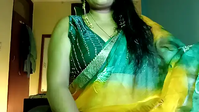 Snapshot of horny_milf_couple chatting on May 25, 7:53 pm horny milf couple online show from May 25, 7:53 pm