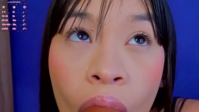 kimhilton  online show from March 29, 3:45 pm