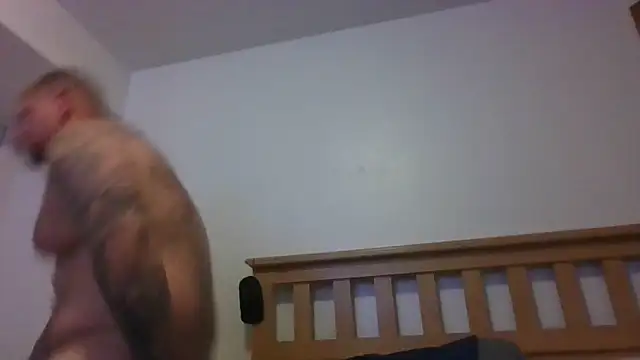 Snapshot of Bighen511@xh chatting on October 31, 1:17 am Bighen511xh online show from October 31, 1:17 am