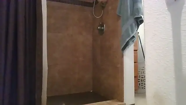 Snapshot of Bighen511@xh chatting on October 31, 7:26 pm Bighen511xh online show from October 31, 7:26 pm