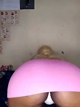 Snapshot of FreakieKay chatting on October 14, 7:14 pm FreakieKay online show from October 14, 7:14 pm