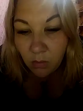 Karamelkaxq online show from October 27, 11:20 pm