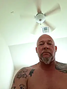 Snapshot of moonbeam37 chatting on April 29, 3:27 pm moonbeam37 online show from April 29, 3:27 pm